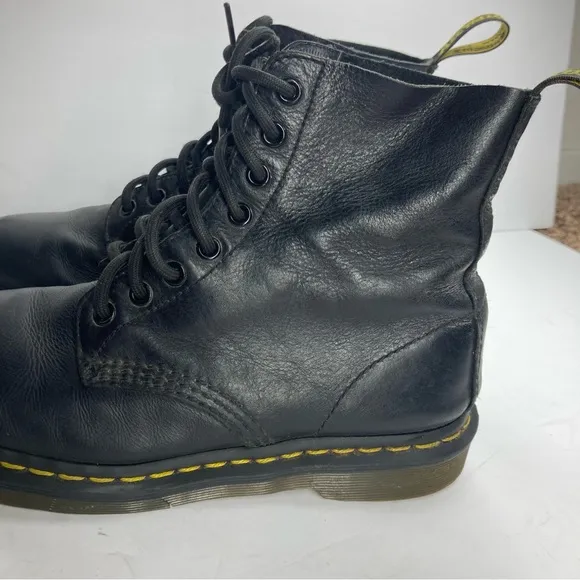 Dr Martens AW004 Pascal Boots 7 Textured Leather Lace-Up Combat Black Boots