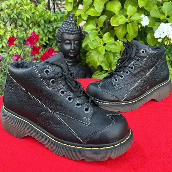Dr. Martens Daisy Flower 12278 Y2K Chunky Platform Black Ankle Boots