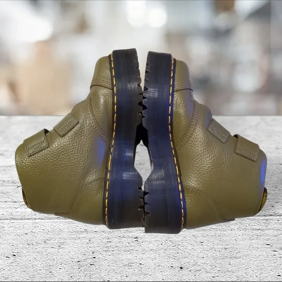 Dr. Martens Devon Flwr Olive Green Platform Boots Size 7L