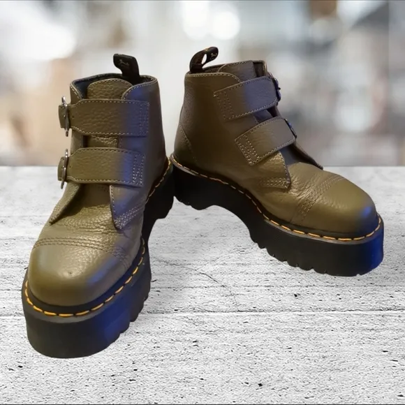Dr. Martens Devon Flwr Olive Green Platform Boots Size 7L