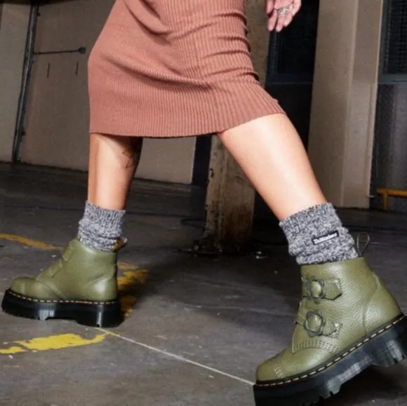 Dr. Martens Devon Flwr Olive Green Platform Boots Size 7L
