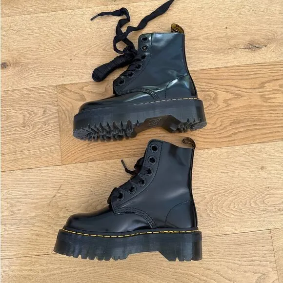 Dr Martens - Molly Platform Combat Boots in Black