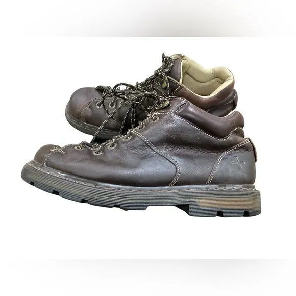 Dr. Martens size 12M low boots B6