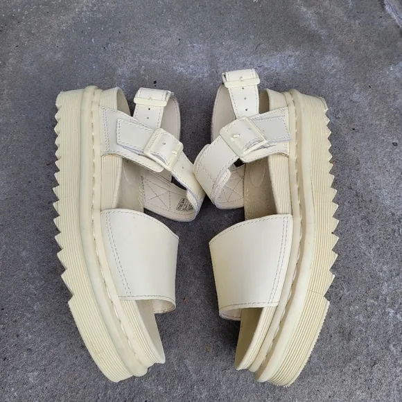 Dr Martens  Voss Mono light yellow  sandals