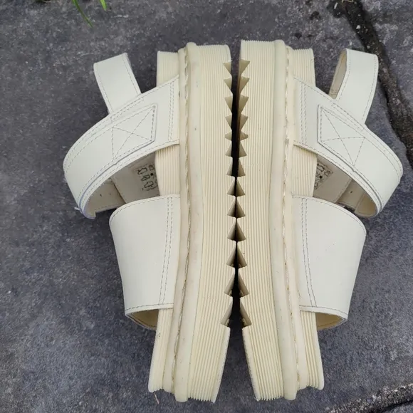 Dr Martens  Voss Mono light yellow  sandals