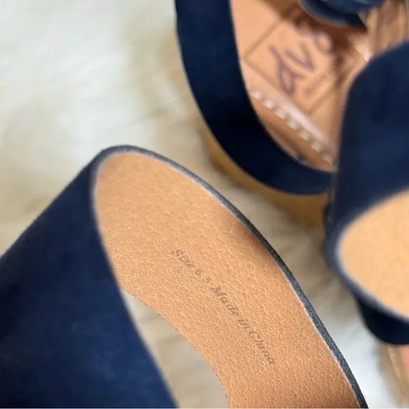 DV 8 Dolce Vita Shae Navy Blue Raffia Espadrille Platform Sandals