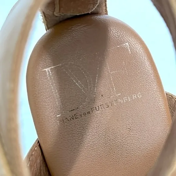 DVF Diane Von Furstenberg Theia wedge size 8