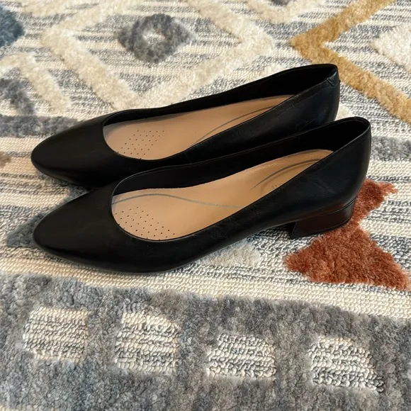 Easy Spirit Caldise Leather Low Heel Dress Shoes