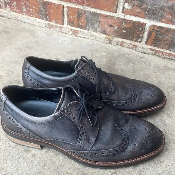 Ecco Vitrus Dress Shoes! Size 11.5