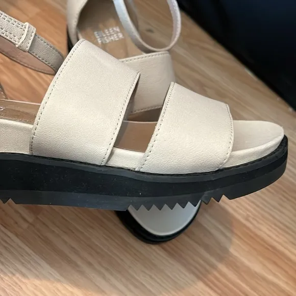 Eileen Fisher Keno Sandals Platform in Bone Size 5.5 New