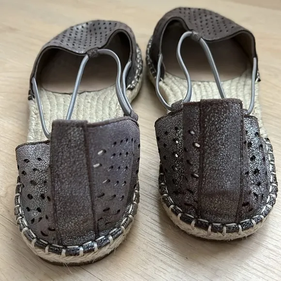 Eileen Fisher Lee 2 Espadrille Sandals in gray neutral metallic bungee size 9