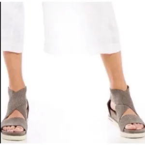 Eileen Fisher Sport Perforated Nubuck Leather Platform Sandals NWOB Size 6 1/2