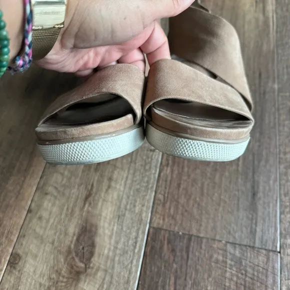 Eileen Fisher sport wedge platform suede sandals size 9.5