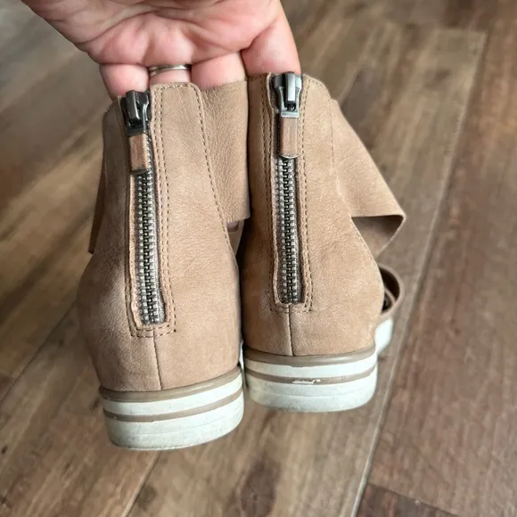 Eileen Fisher sport wedge platform suede sandals size 9.5