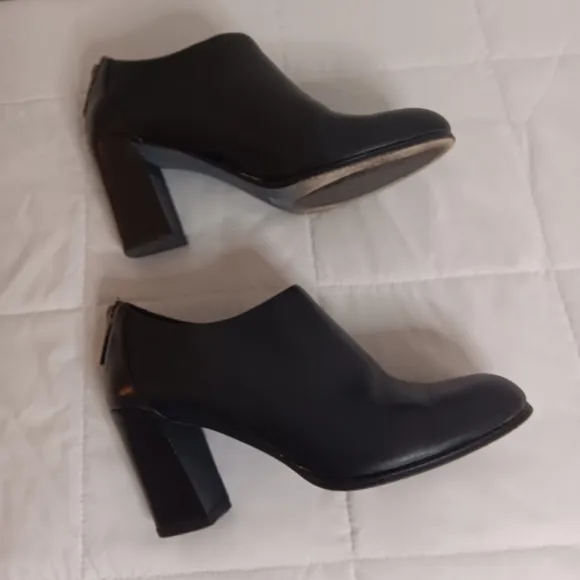 EILEEN FISHER Womens Quote Boot Black Leather Block Heel Bootie Sz 9