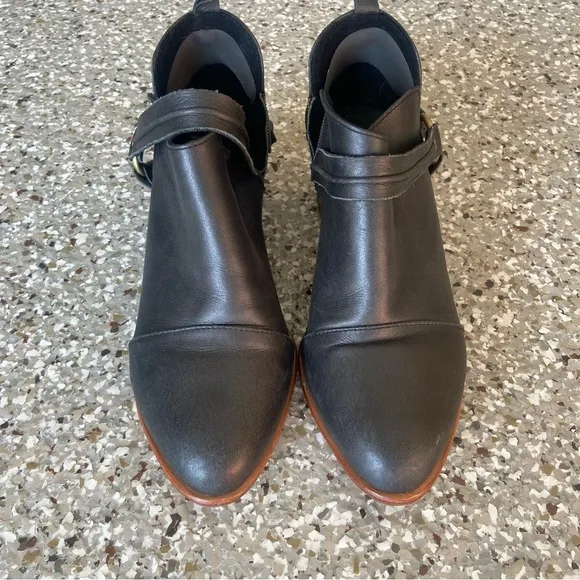 ELF Dasha Low Ankle Booties black EUC size 10