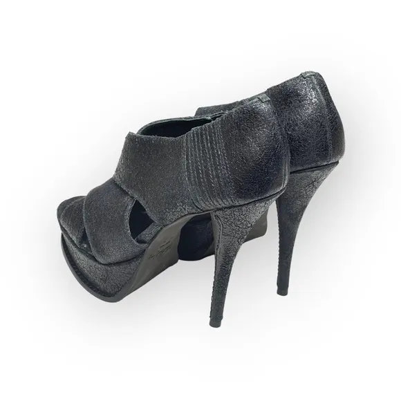 Elizabeth and James 𒀭 Milla Platform Stiletto Heel Sandal 𒀭 Black Sheen 𒀭7.5M