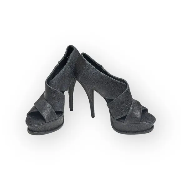 Elizabeth and James 𒀭 Milla Platform Stiletto Heel Sandal 𒀭 Black Sheen 𒀭7.5M