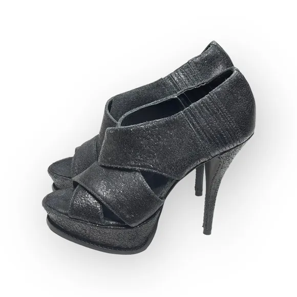 Elizabeth and James 𒀭 Milla Platform Stiletto Heel Sandal 𒀭 Black Sheen 𒀭7.5M