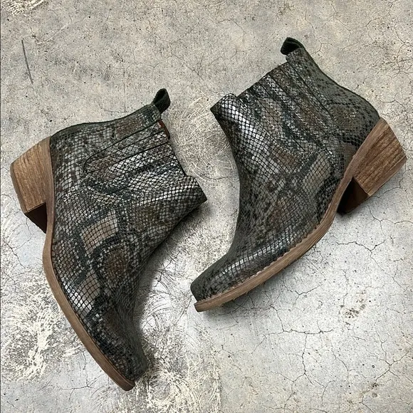 Eric Michael Green and Brown Ankle Boots with Snakeskin Texture
