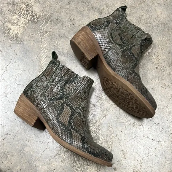 Eric Michael Green and Brown Ankle Boots with Snakeskin Texture