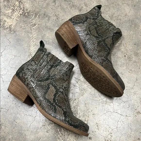 Eric Michael Green and Brown Ankle Boots with Snakeskin Texture