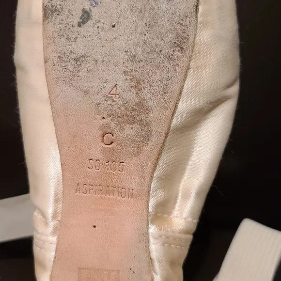 EUC Pink Pointe Shoes
