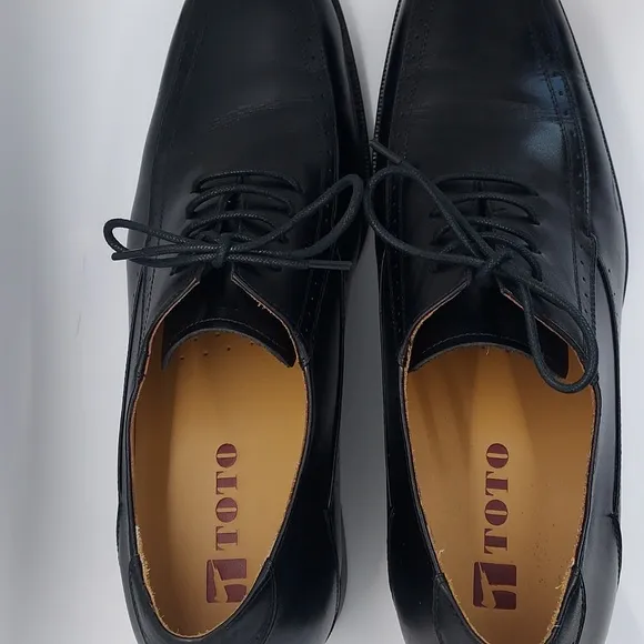 EUC Toto‎ leather shoes men's size 9