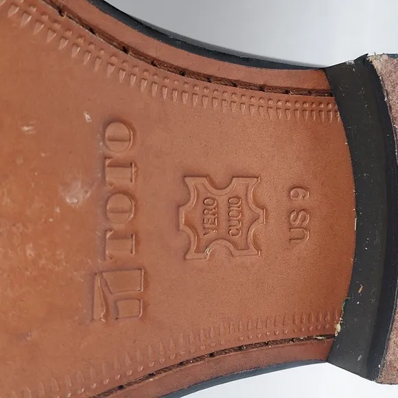 EUC Toto‎ leather shoes men's size 9