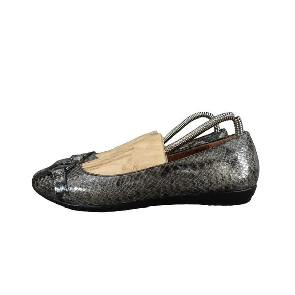 EuroSoft Shoes Womens 8.5 Flats Fashion Ballet Beverly Dark Grey Snake Career