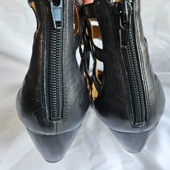 Everybody by BZ Moda adorable peep toe shoes!