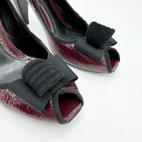 Fendi Burgundy Textured Patent Peep Toe Pumps w/Bow Grosgrain Bow Sculptured 7M