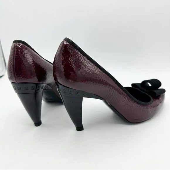 Fendi Burgundy Textured Patent Peep Toe Pumps w/Bow Grosgrain Bow Sculptured 7M