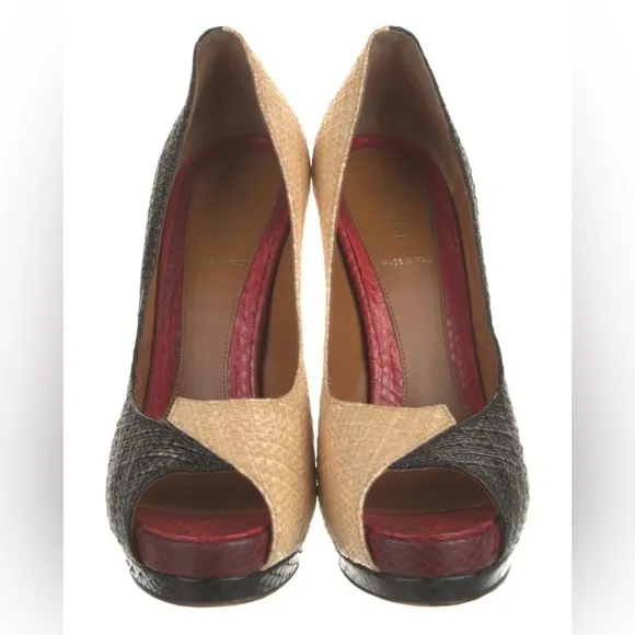 Fendi Elegant Black and Red Peep-Toe Heels