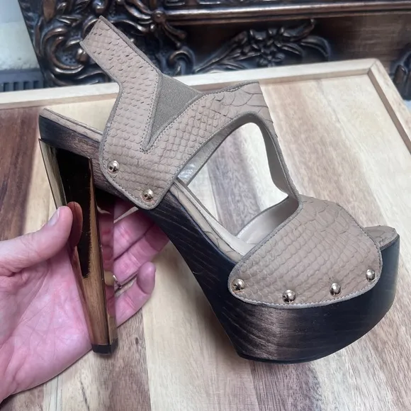 Fendi women’s signature snakeskin nude printed leather Peep Toe mules heel shoes