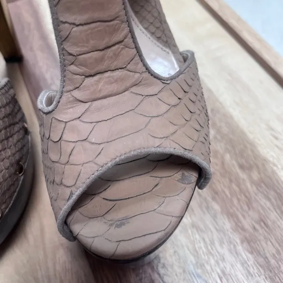 Fendi women’s signature snakeskin nude printed leather Peep Toe mules heel shoes
