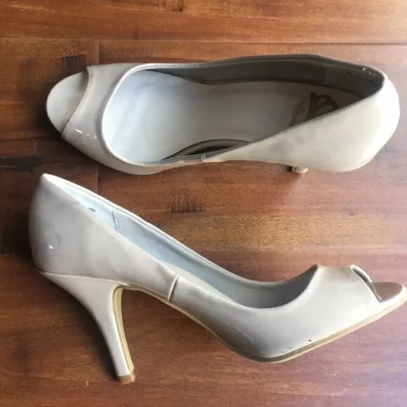 𝅺FERGALICIOUS Becca Peep Toe Patent Shoes High Heel