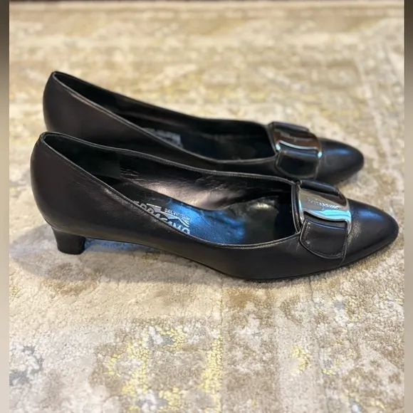 Ferragamo Black Leather Heel Shoes Silver Buckle Logo