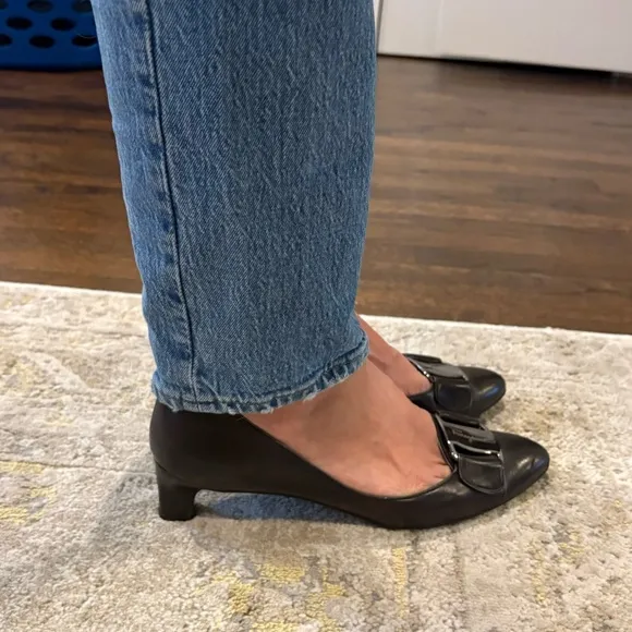Ferragamo Black Leather Heel Shoes Silver Buckle Logo