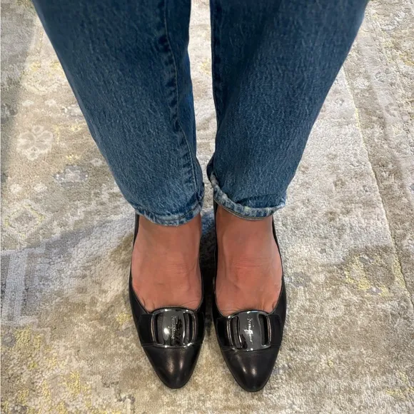 Ferragamo Black Leather Heel Shoes Silver Buckle Logo