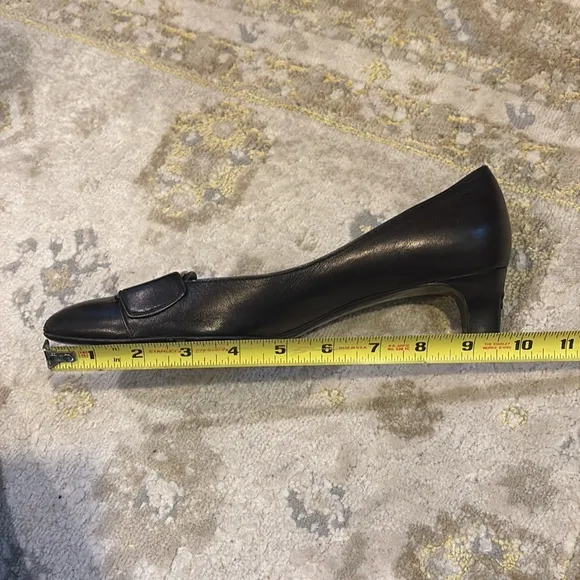 Ferragamo Black Leather Heel Shoes Silver Buckle Logo