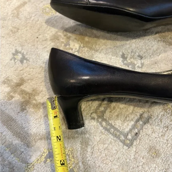 Ferragamo Black Leather Heel Shoes Silver Buckle Logo