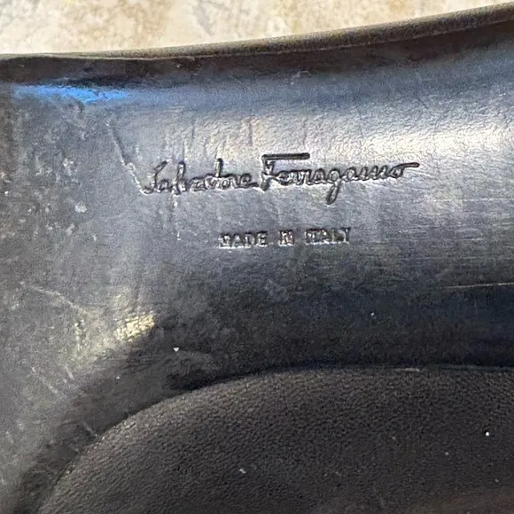 Ferragamo Black Leather Heel Shoes Silver Buckle Logo