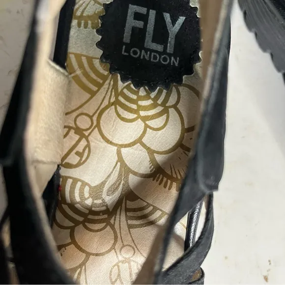 FLY LONDON Black Sandals Wedge Heel Strappy Yapi Lace Up Leather Size 38