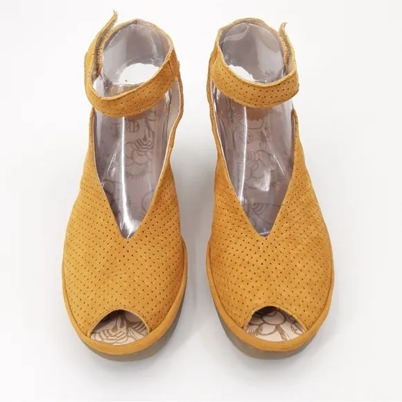 FLY LONDON YANI Fabulous Peep Toe Wedge Shoes Mustard Leather Size 39