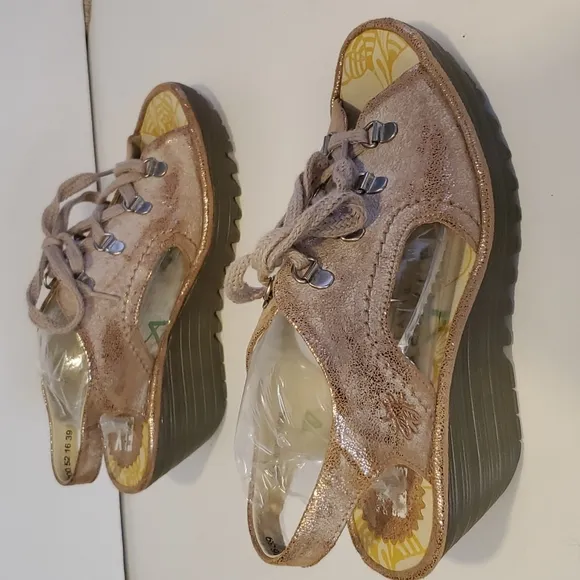 Fly London Ylfa Lace Up Wedge Heel Platform Sandals Metallic Gold 39 EUR 8-8.5