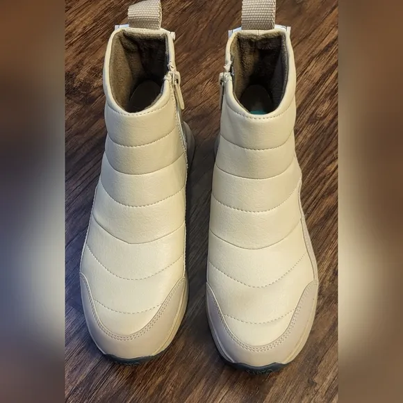 Franco Sarto Alps Boots Size 7.5