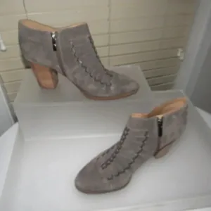FRANCO SARTO Destine Suede Leather Ankle Booties Boots Shoes Size 8.5M