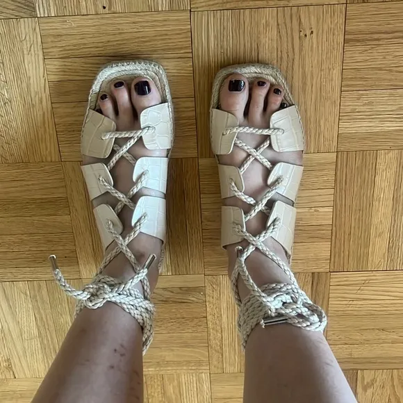 Freda Salvador EUC Sz 7 Women's Lucy Espadrille Ankle Tie Sandals