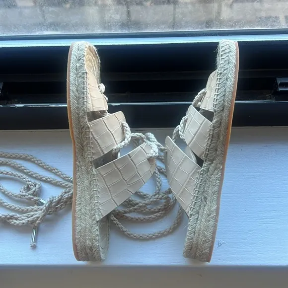 Freda Salvador EUC Sz 7 Women's Lucy Espadrille Ankle Tie Sandals